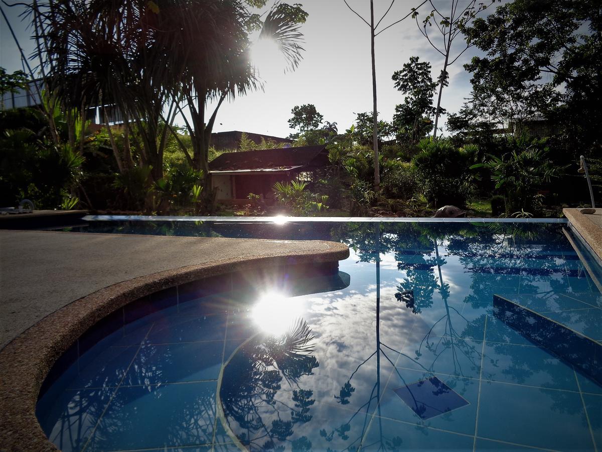 Wisdom Garden Hotel Tena Esterno foto